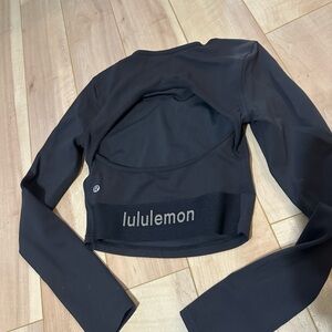lululemon Black yoga Long sleeve Crop Top open back size 4